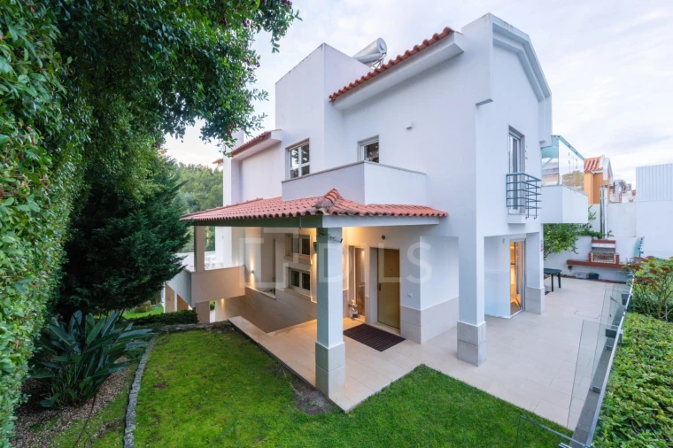 Moradia T4 para Venda em Alcabideche