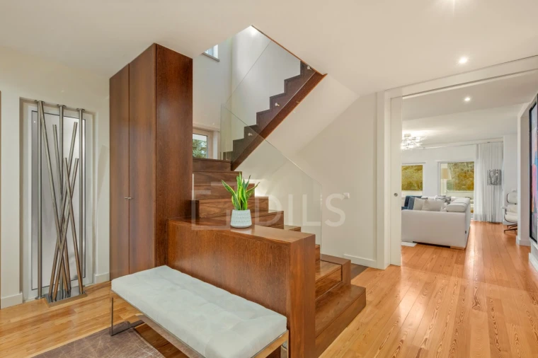 Moradia T4 para Venda em Alcabideche Foto 11