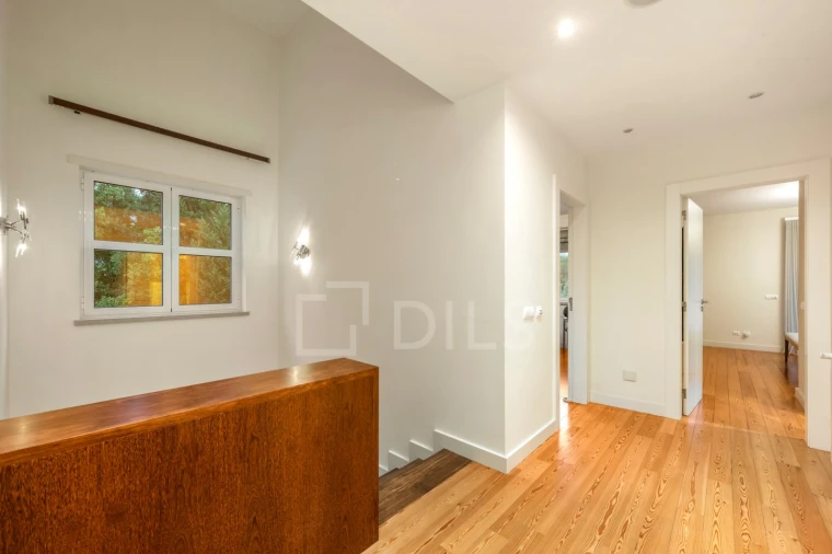 Moradia T4 para Venda em Alcabideche Foto 17