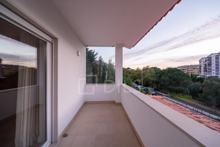 Moradia T4 para Venda em Alcabideche Foto 27