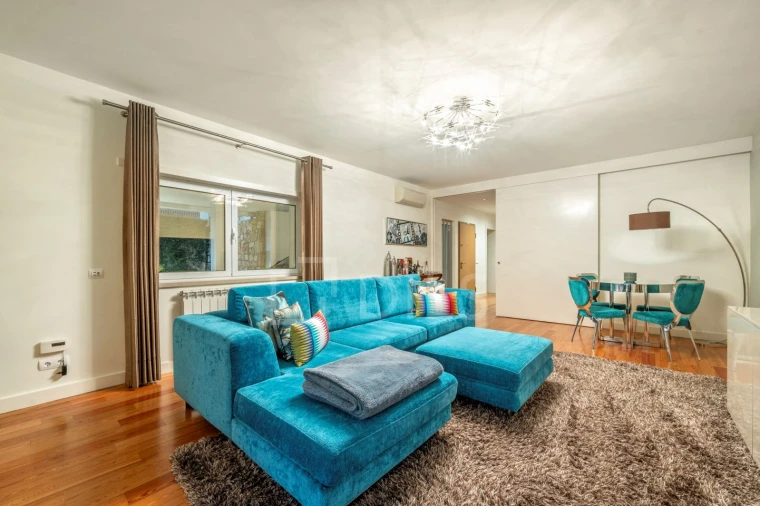 Moradia T4 para Venda em Alcabideche Foto 8