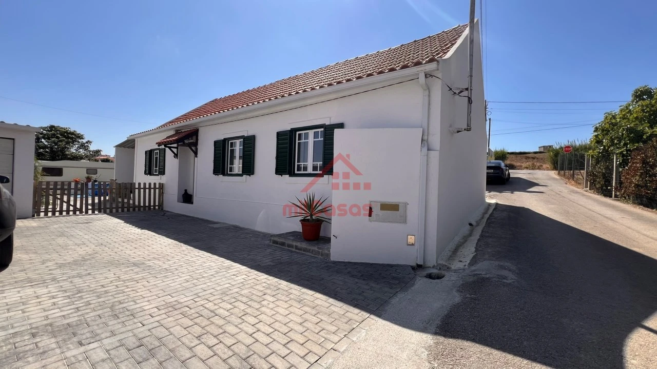 Moradia T2 para Venda em São Pedro da Cadeira Foto 25