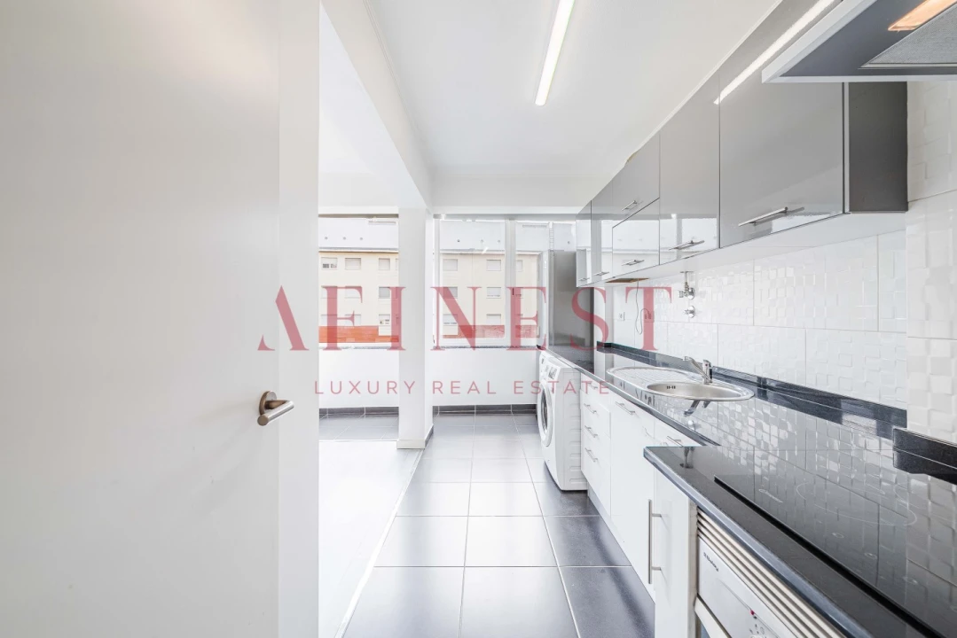 Apartamento T4 para Arrendamento em Alfragide Foto 4