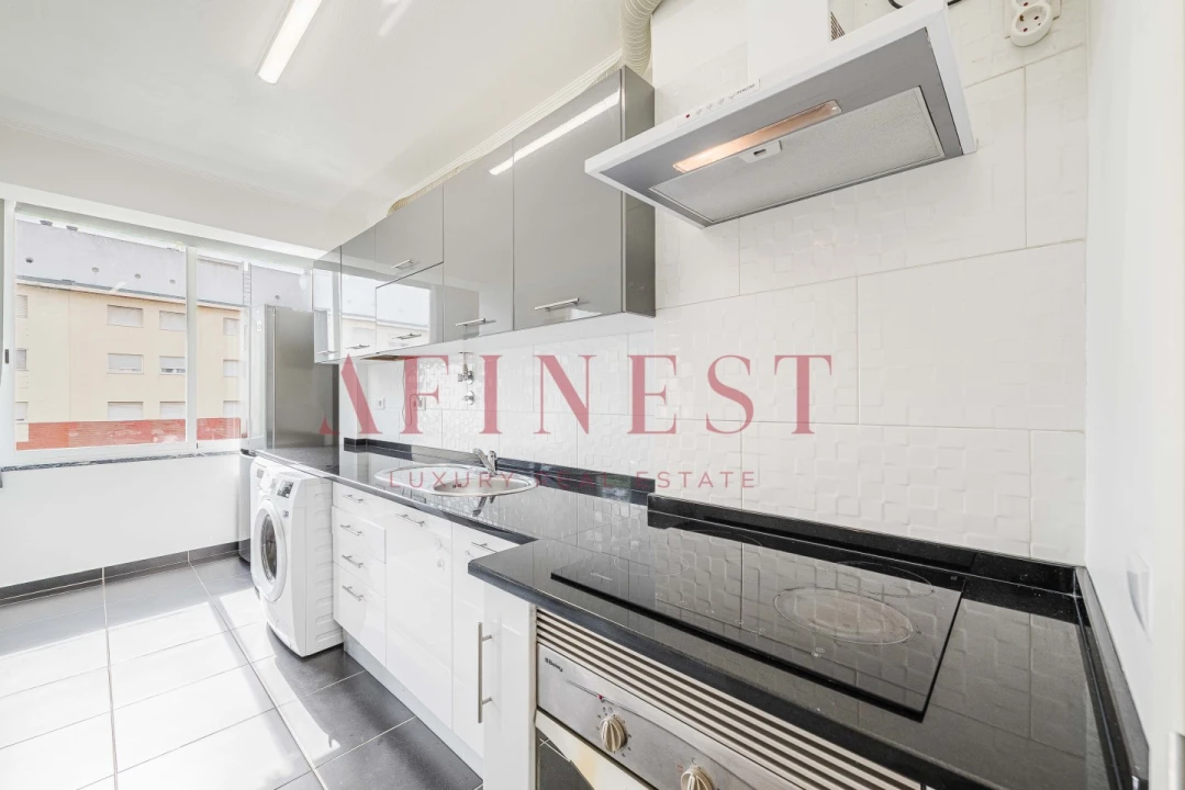 Apartamento T4 para Arrendamento em Alfragide Foto 5