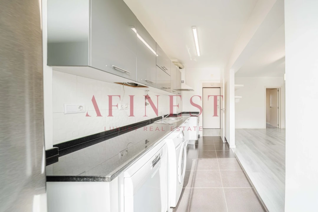 Apartamento T4 para Arrendamento em Alfragide Foto 6