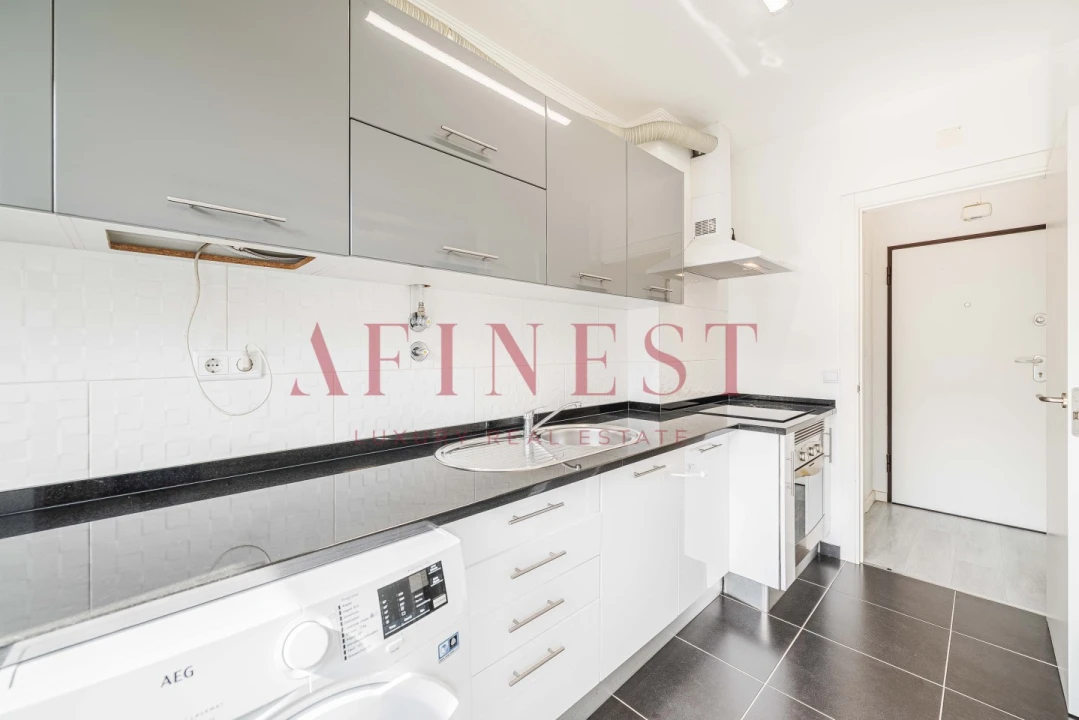 Apartamento T4 para Arrendamento em Alfragide Foto 8