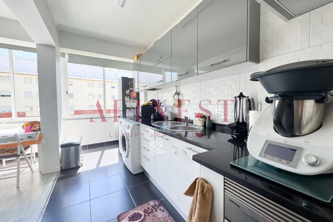 Apartamento T4 para Arrendamento em Alfragide Foto 13