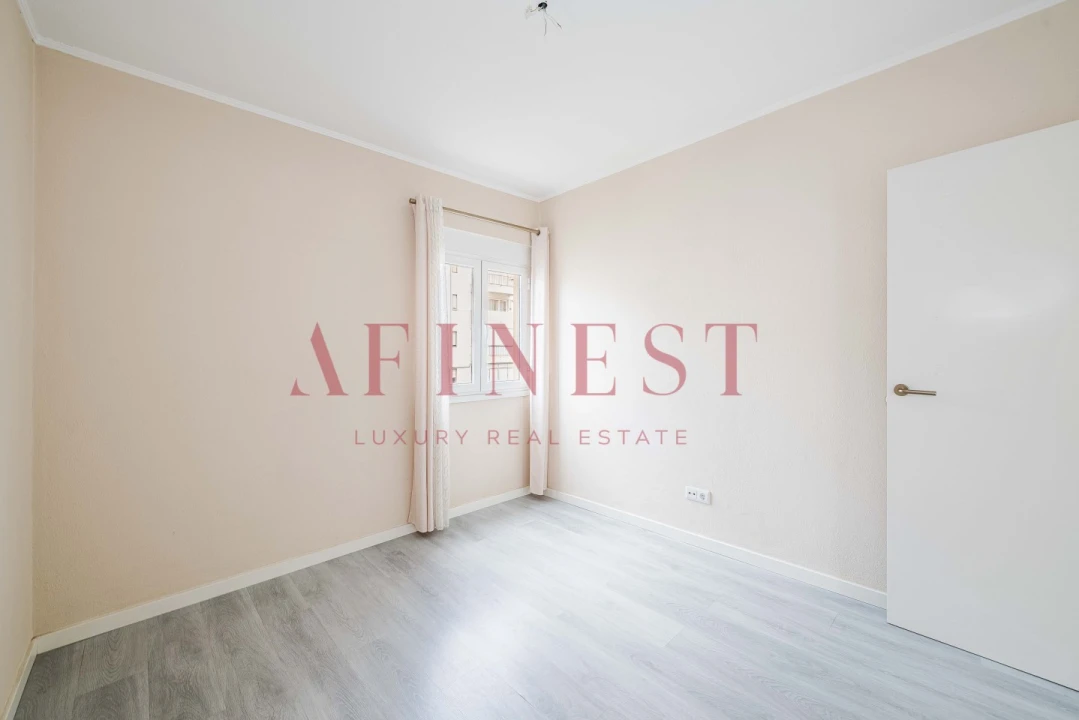 Apartamento T4 para Arrendamento em Alfragide Foto 29