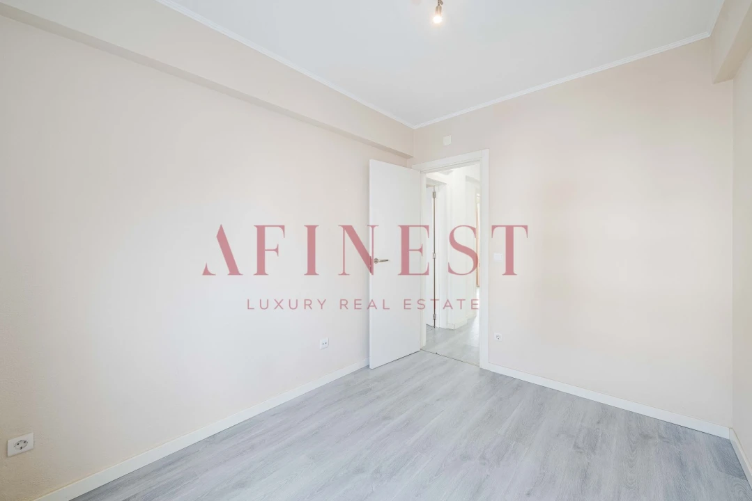 Apartamento T4 para Arrendamento em Alfragide Foto 33