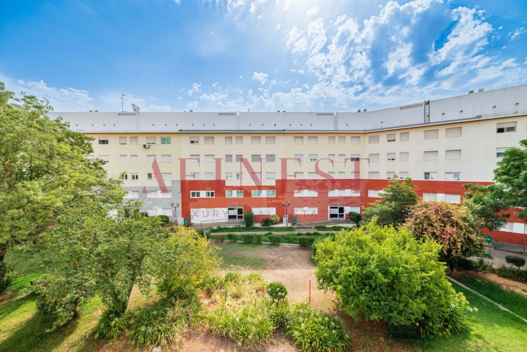 Apartamento T4 para Arrendamento em Alfragide Foto 70