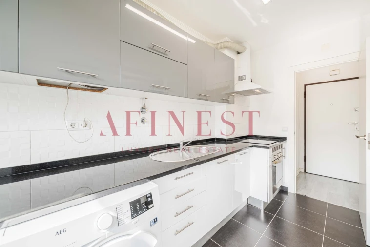 Apartamento T4 para Arrendamento em Alfragide Foto 8