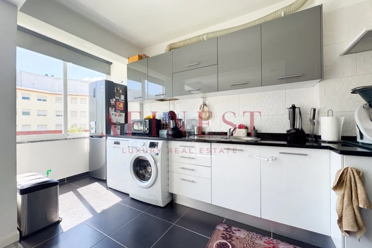 Apartamento T4 para Arrendamento em Alfragide Foto 11