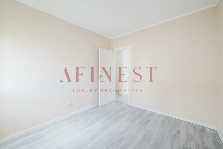 Apartamento T4 para Arrendamento em Alfragide Foto 30