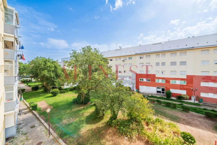 Apartamento T4 para Arrendamento em Alfragide Foto 71