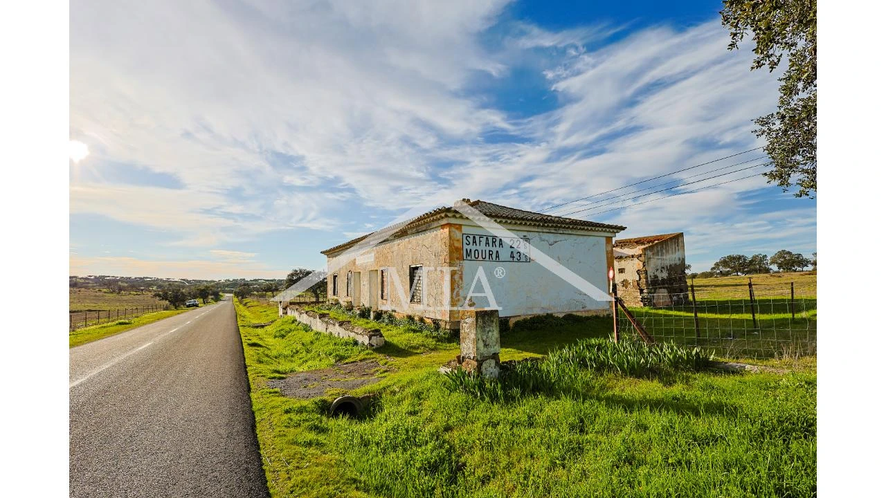 Moradia T2 para Venda em Barrancos Foto 1