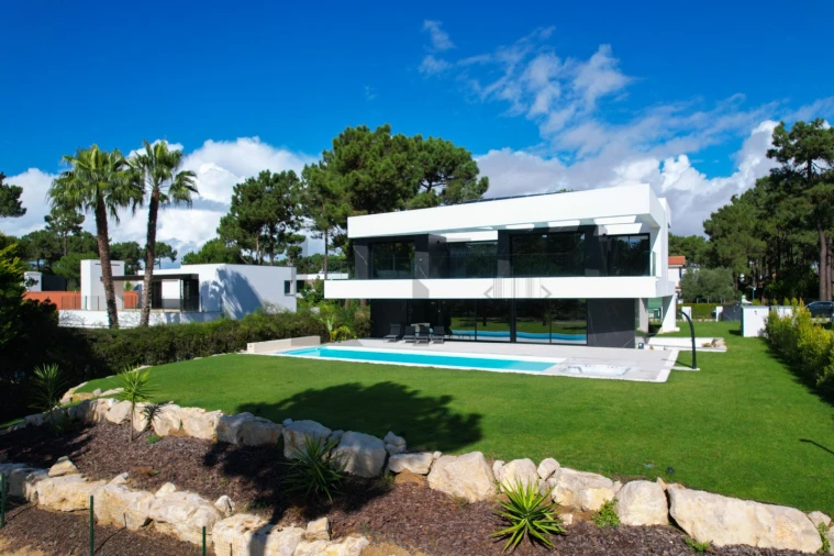 Moradia T4 para Arrendamento em Charneca de Caparica e Sobreda Foto 1