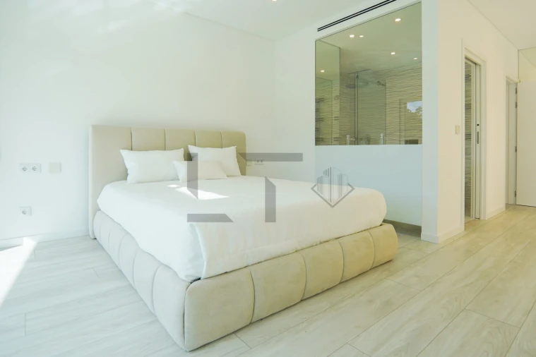 Moradia T4 para Arrendamento em Charneca de Caparica e Sobreda Foto 48