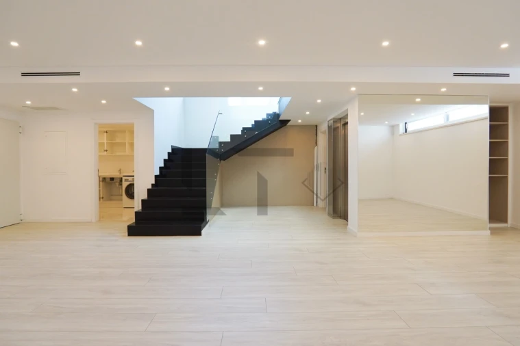 Moradia T4 para Arrendamento em Charneca de Caparica e Sobreda Foto 73