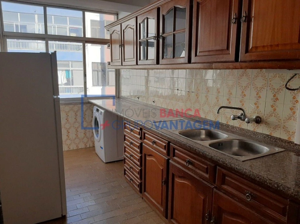 Apartamento T2 para Venda em Cacém e São Marcos Foto 1