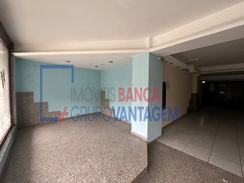 Loja para Venda em Candoso Santiago e Mascotelos Foto 2