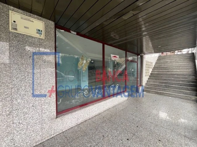 Loja para Venda em Candoso Santiago e Mascotelos Foto 4