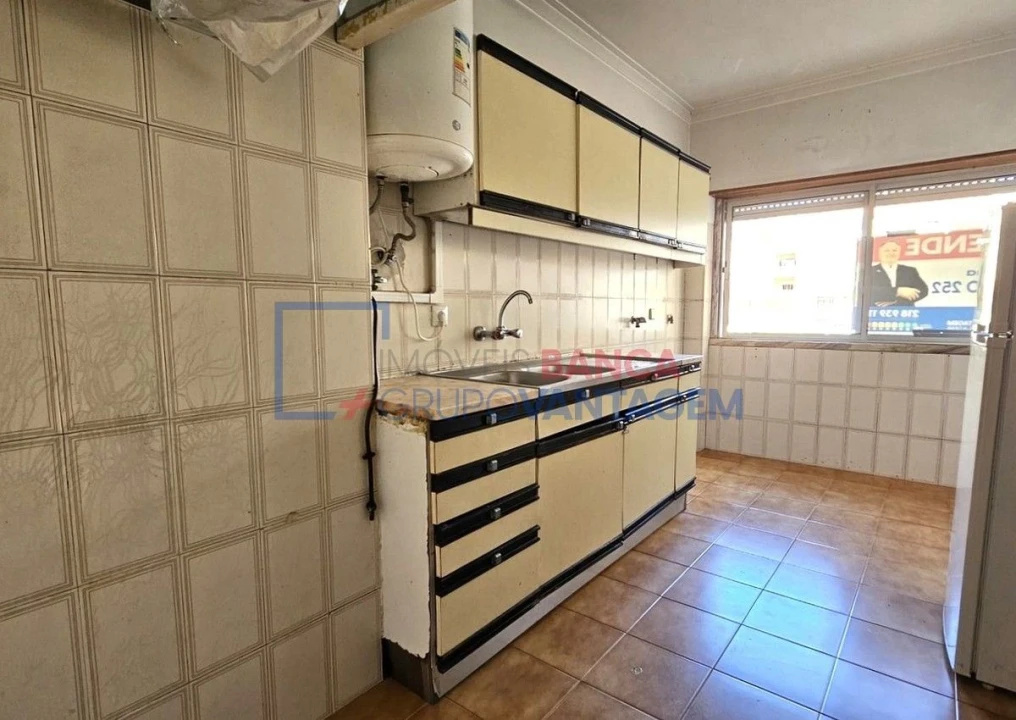 Apartamento T2 para Venda em Algueirão-Mem Martins Foto 1