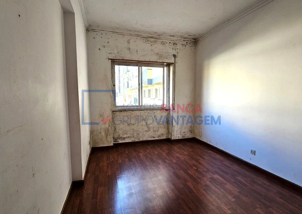 Apartamento T2 para Venda em Algueirão-Mem Martins Foto 13