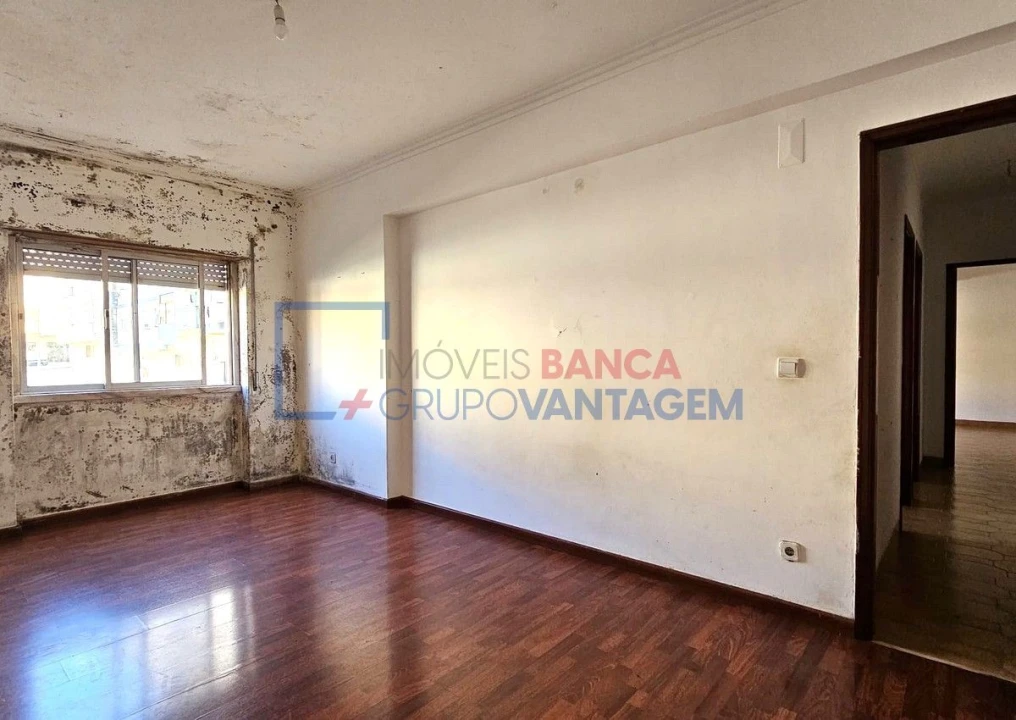 Apartamento T2 para Venda em Algueirão-Mem Martins Foto 14