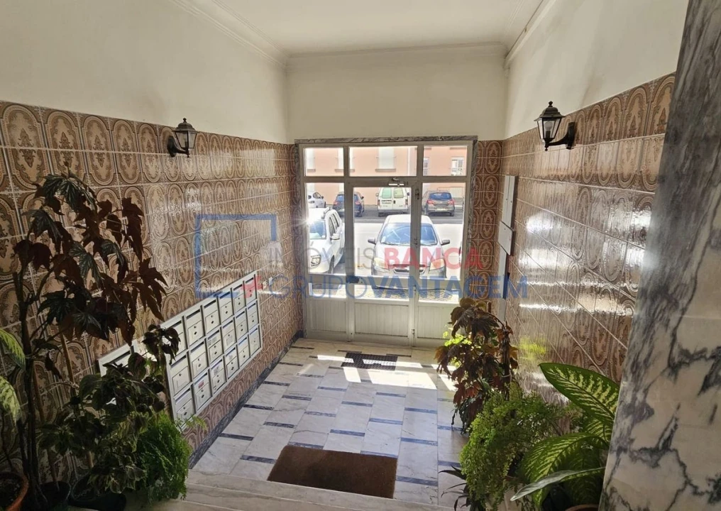 Apartamento T2 para Venda em Algueirão-Mem Martins Foto 16