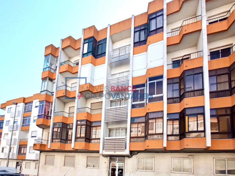 Apartamento T3 para Venda em Queluz e Belas Foto 1