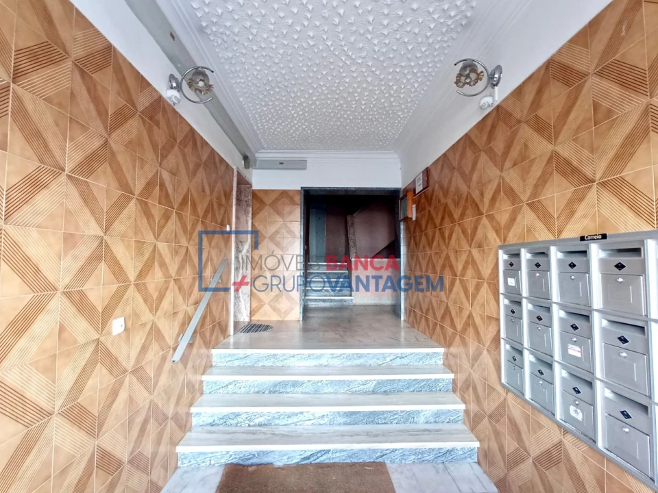 Apartamento T3 para Venda em Queluz e Belas Foto 2