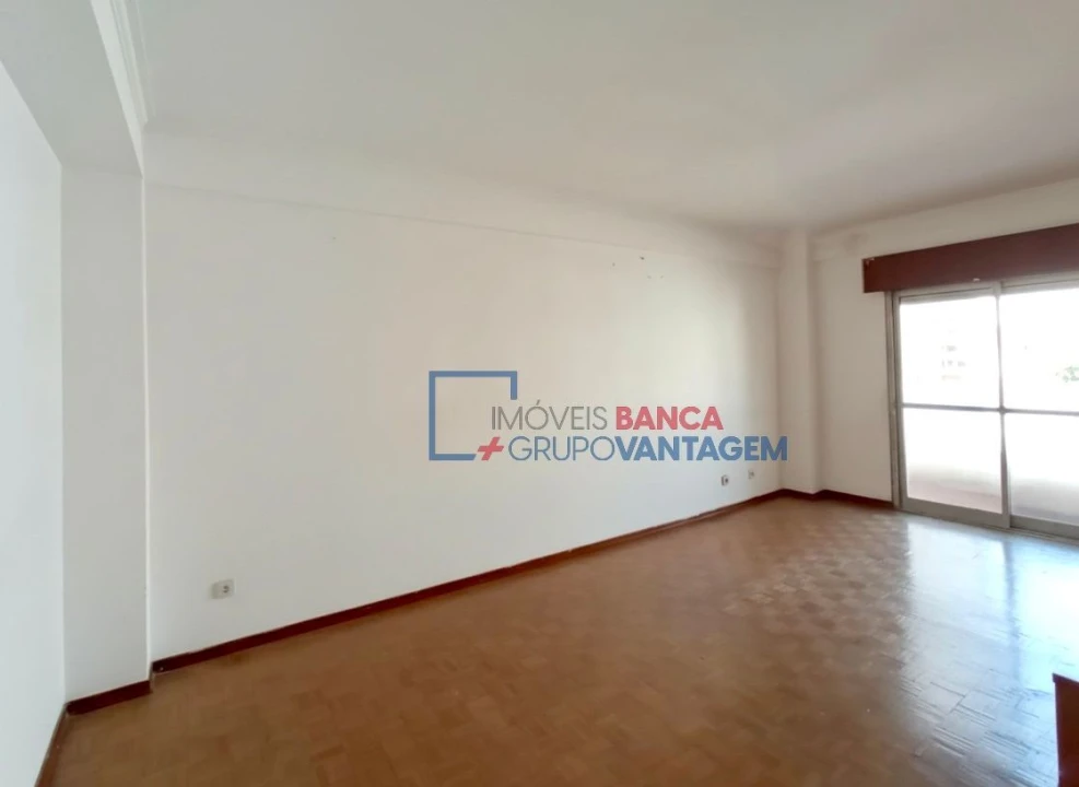 Apartamento T3 para Venda em Queluz e Belas Foto 4