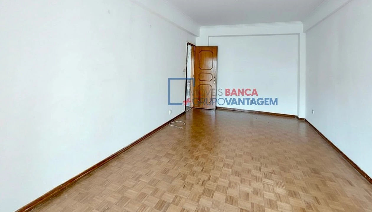 Apartamento T3 para Venda em Queluz e Belas Foto 5