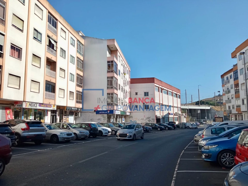 Apartamento T3 para Venda em Queluz e Belas Foto 17