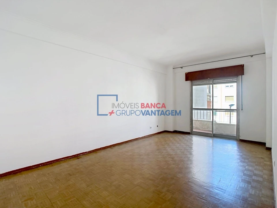 Apartamento T3 para Venda em Queluz e Belas Foto 5