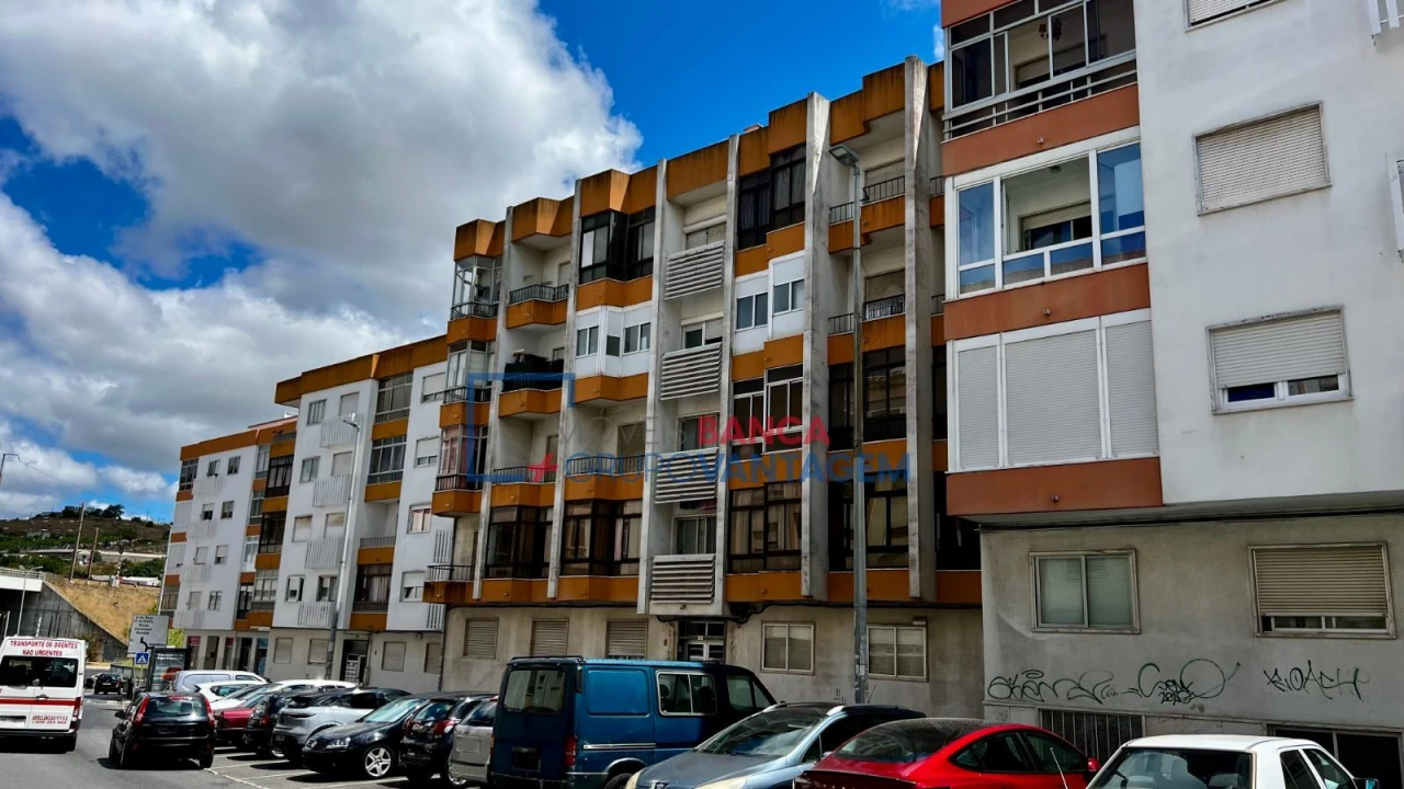 Apartamento T3 para Venda em Queluz e Belas Foto 1