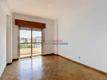 Apartamento T3 para Venda em Queluz e Belas