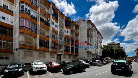 Apartamento T3 para Venda em Queluz e Belas