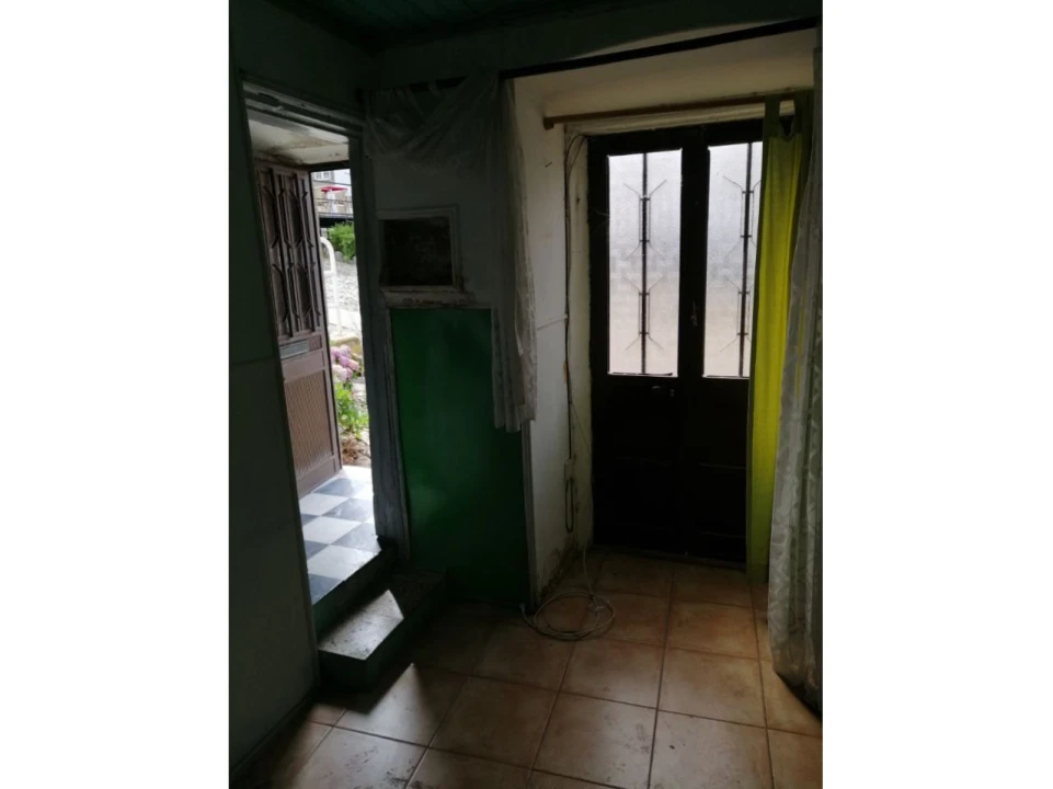 Moradia T4 para Venda em Santa Maria da Devesa Foto 2