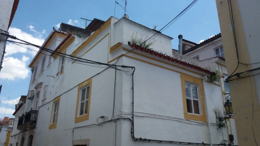 Moradia T2 para Venda em Assunção, Ajuda, Salvador e Santo Ildefonso Foto 3