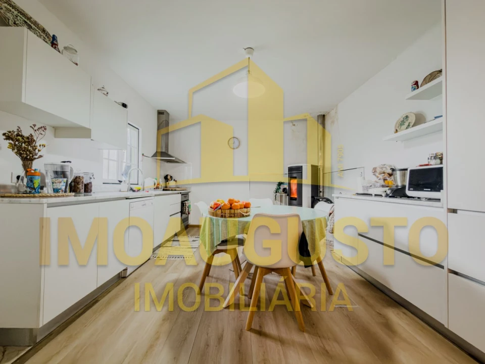 Moradia T3 para Venda em Guarda Foto 4