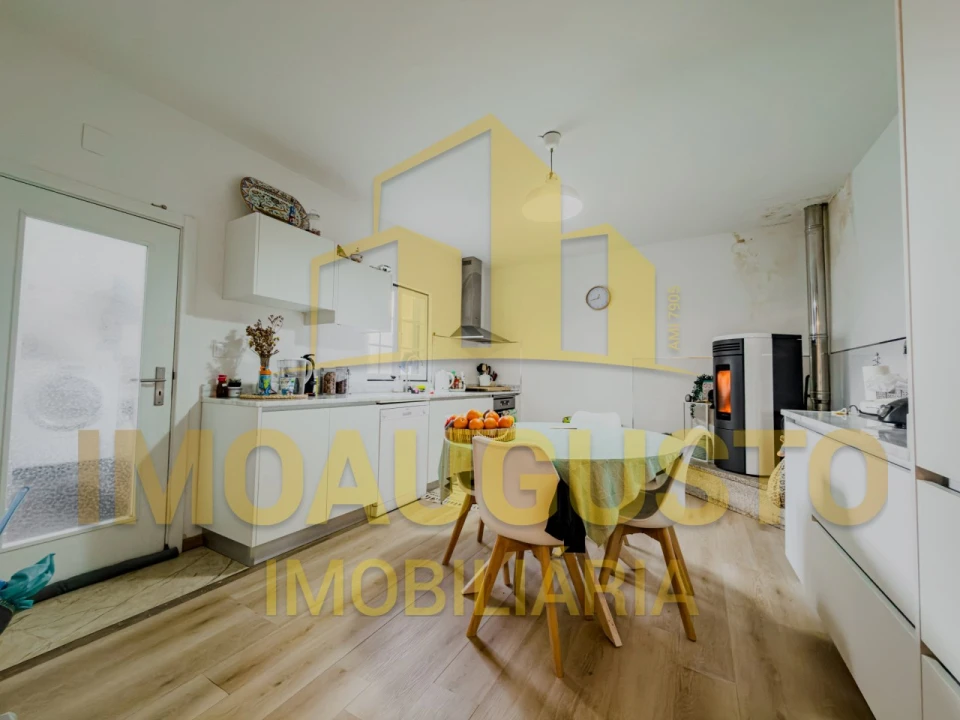 Moradia T3 para Venda em Guarda Foto 5