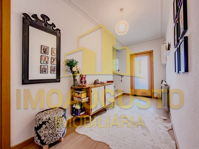 Moradia T3 para Venda em Guarda Foto 2