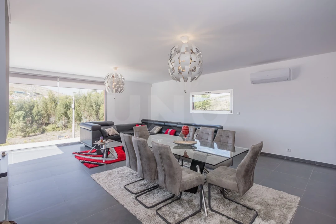 Moradia T3 para Venda em Dois Portos e Runa Foto 2