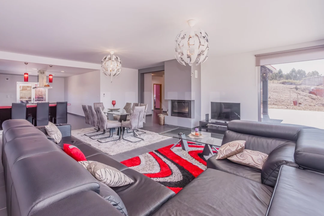 Moradia T3 para Venda em Dois Portos e Runa Foto 3