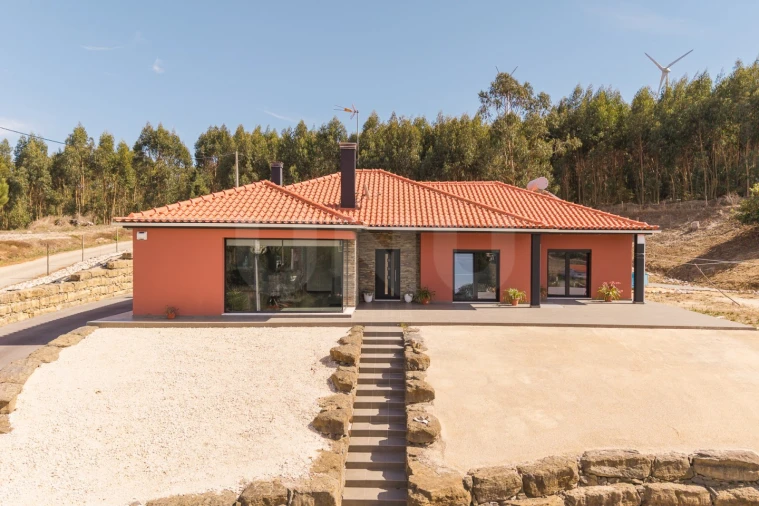 Moradia T3 para Venda em Dois Portos e Runa Foto 1