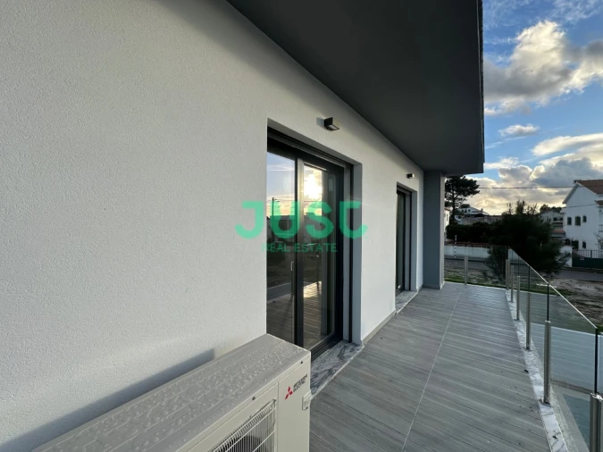 Moradia T4 para Venda em Fernao Ferro Foto 21