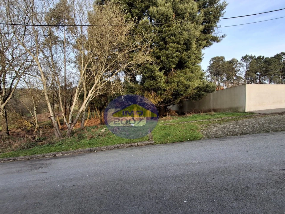 Terreno para Venda em Arrifana Foto 1