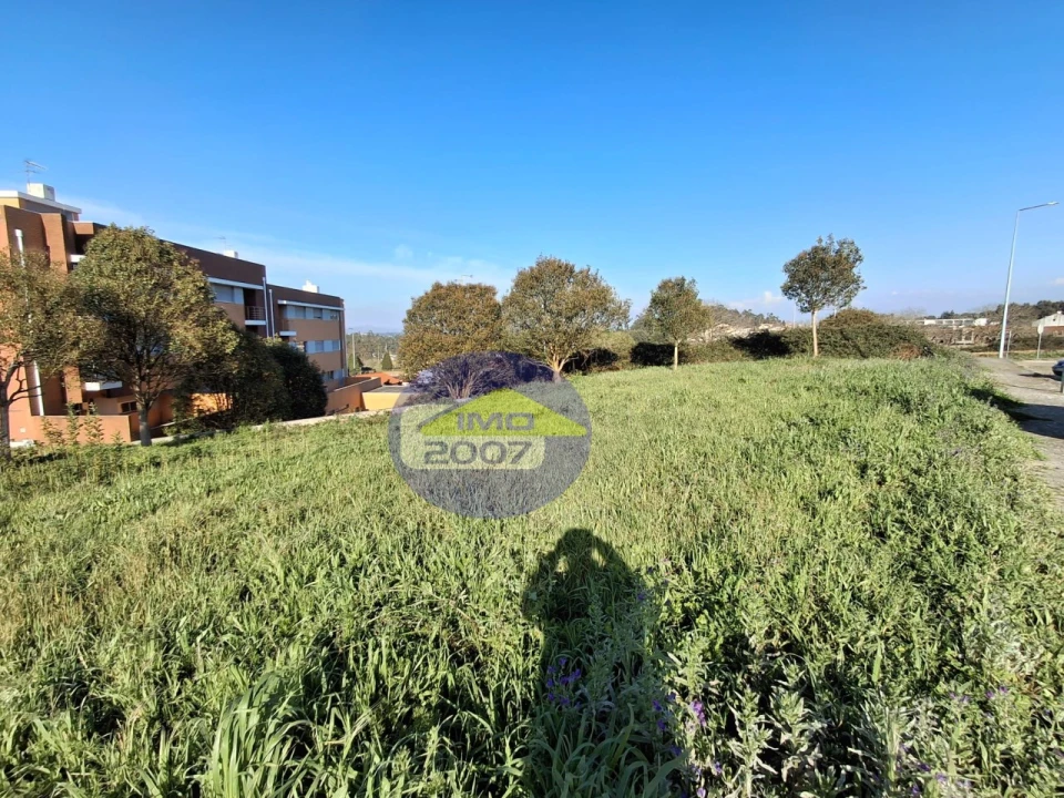 Terreno para Venda em Argoncilhe Foto 2