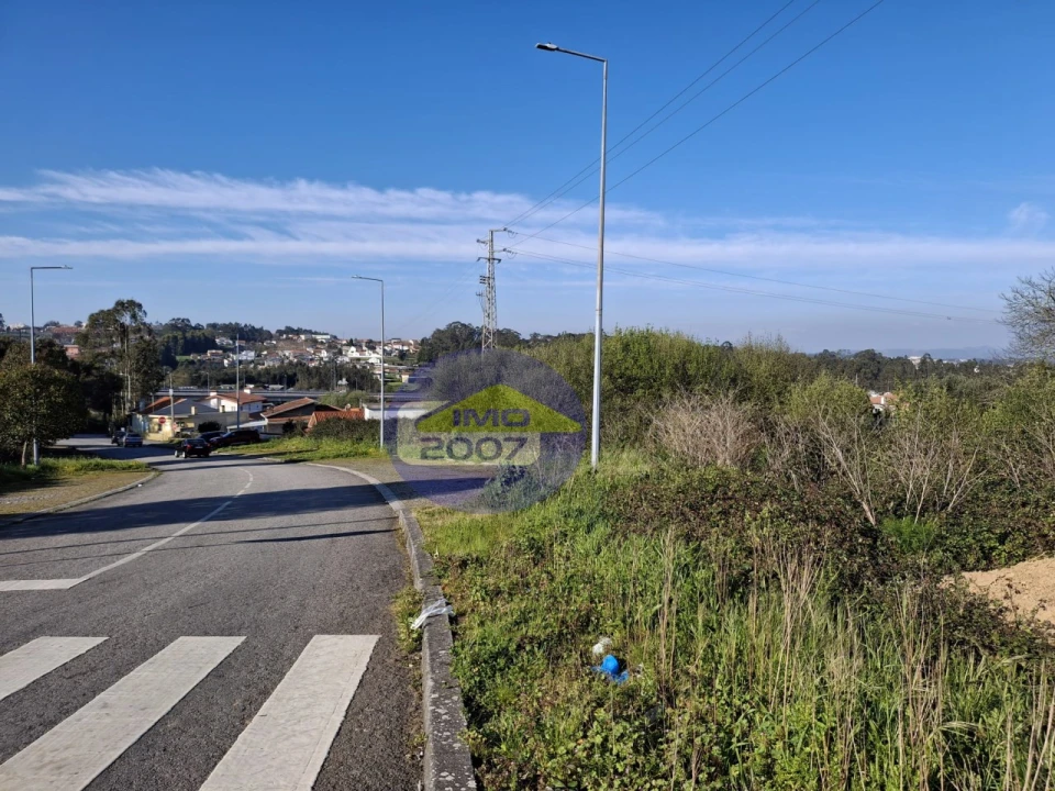 Terreno para Venda em Argoncilhe Foto 1